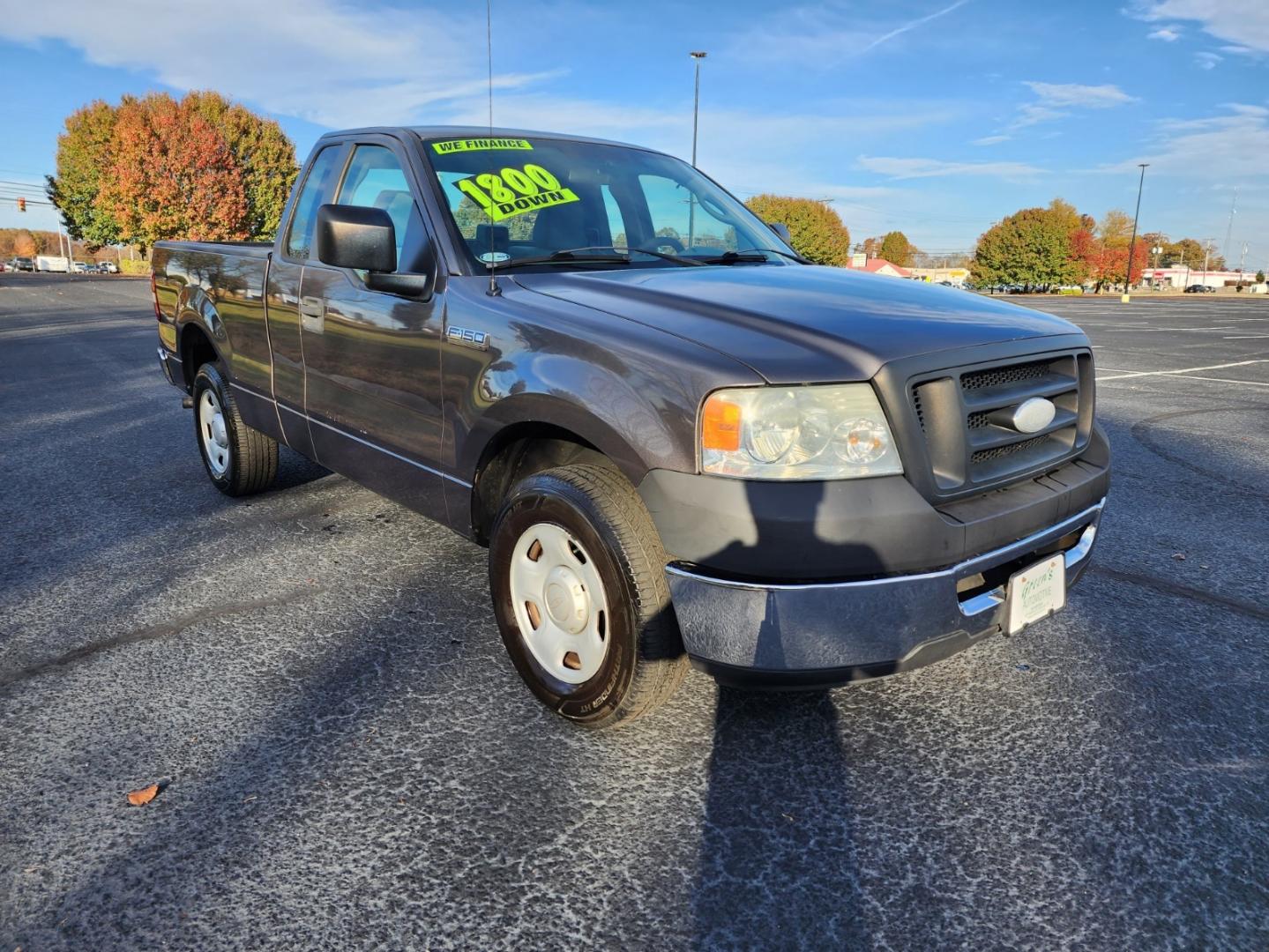 2008 GRAY /Gray Ford F-150 LT 2WD (1FTRF12218K) with an 4.2L V6 OHV 12V engine, Automatic transmission, located at 1221 Madison St., Shelbyville, TN, 37160, (931) 680-9439, 0.000000, 0.000000 - Photo#1