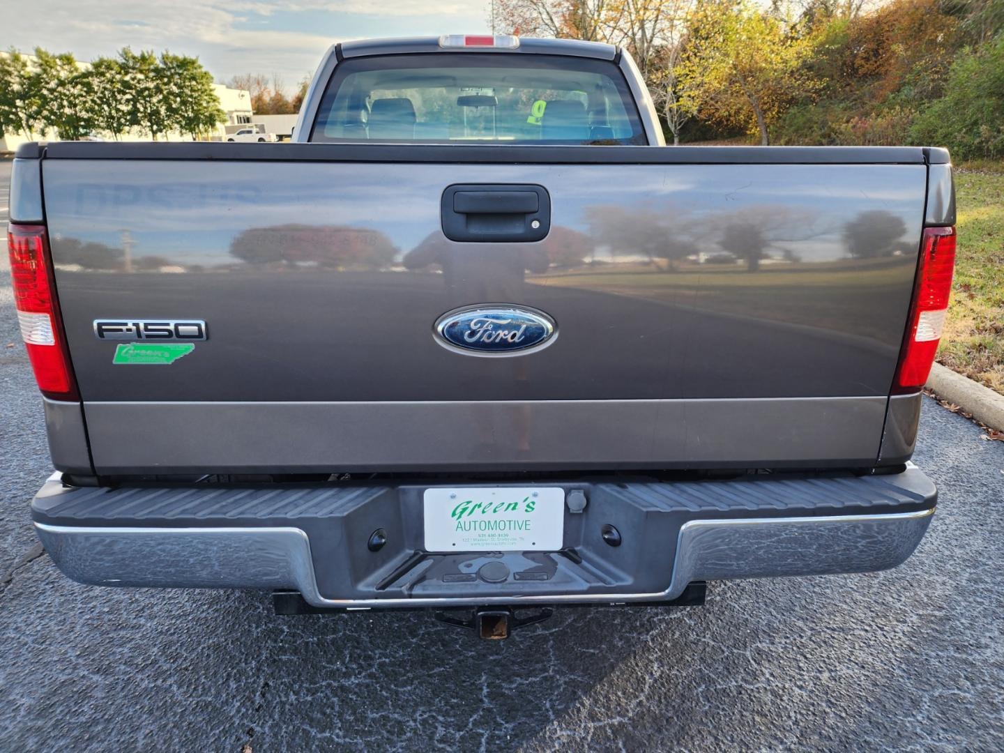 2008 GRAY /Gray Ford F-150 LT 2WD (1FTRF12218K) with an 4.2L V6 OHV 12V engine, Automatic transmission, located at 1221 Madison St., Shelbyville, TN, 37160, (931) 680-9439, 0.000000, 0.000000 - Photo#2