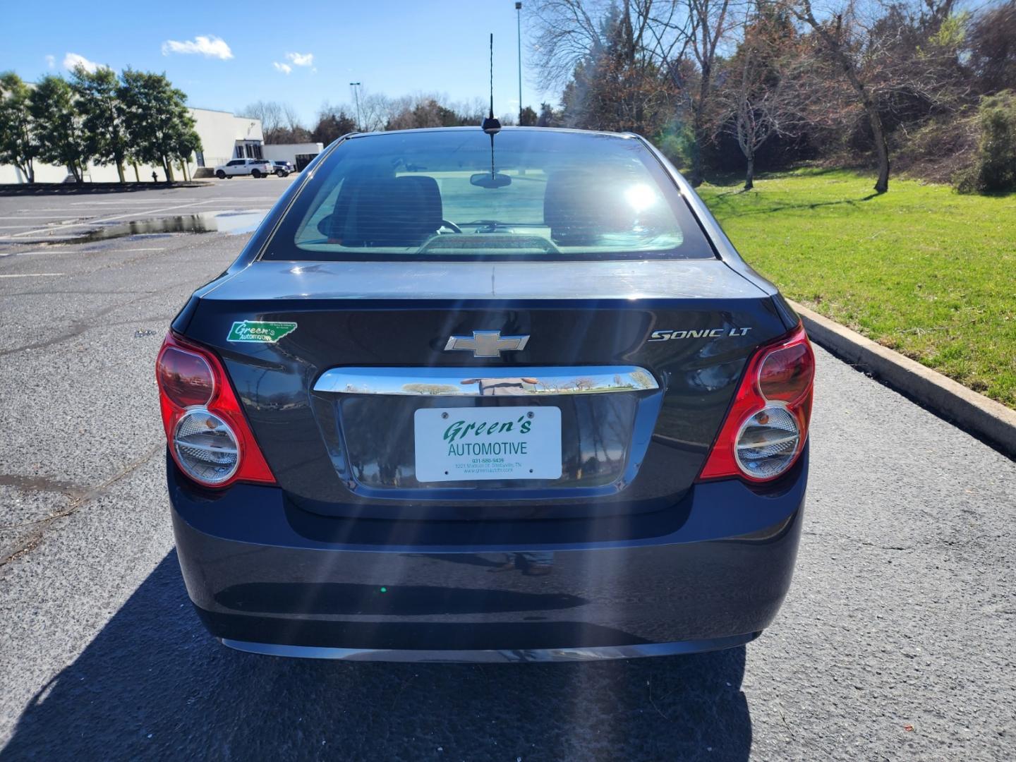 2015 GRAY /Gray CHEVROLET SONIC LT (1G1JC5SH7F4) with an 1.8L engine, Automatic transmission, located at 1221 Madison St., Shelbyville, TN, 37160, (931) 680-9439, 0.000000, 0.000000 - Photo#2