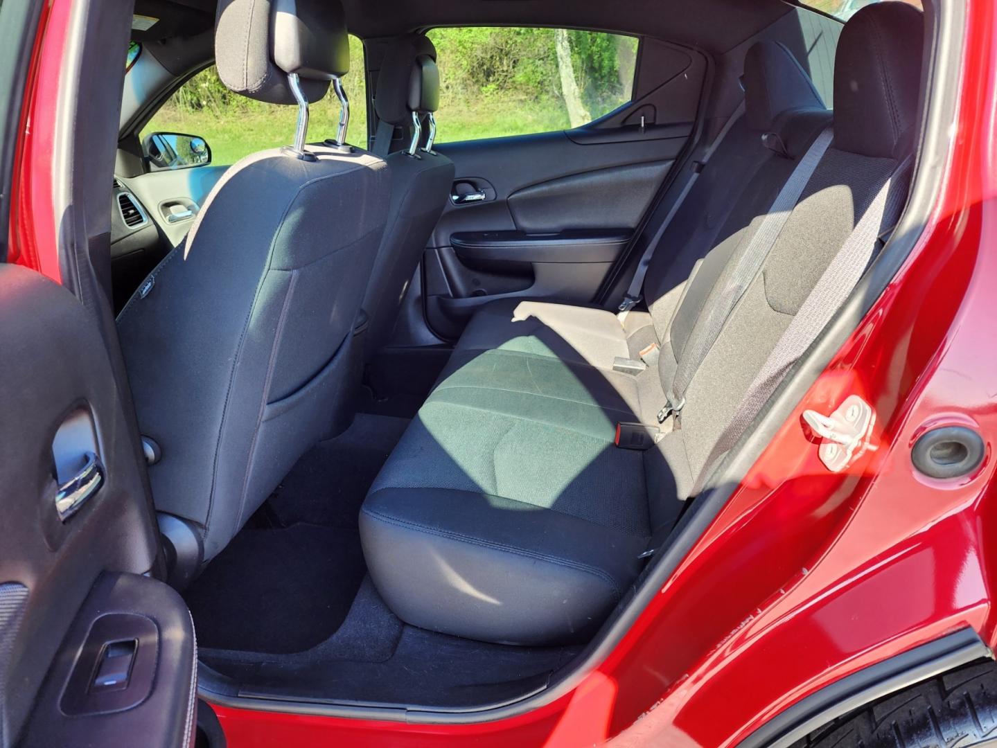 2014 RED /Black Dodge Avenger SE (1C3CDZAB4EN) with an 2.4L L4 DOHC 16V engine, 4-Speed Automatic transmission, located at 1221 Madison St., Shelbyville, TN, 37160, (931) 680-9439, 0.000000, 0.000000 - Photo#3