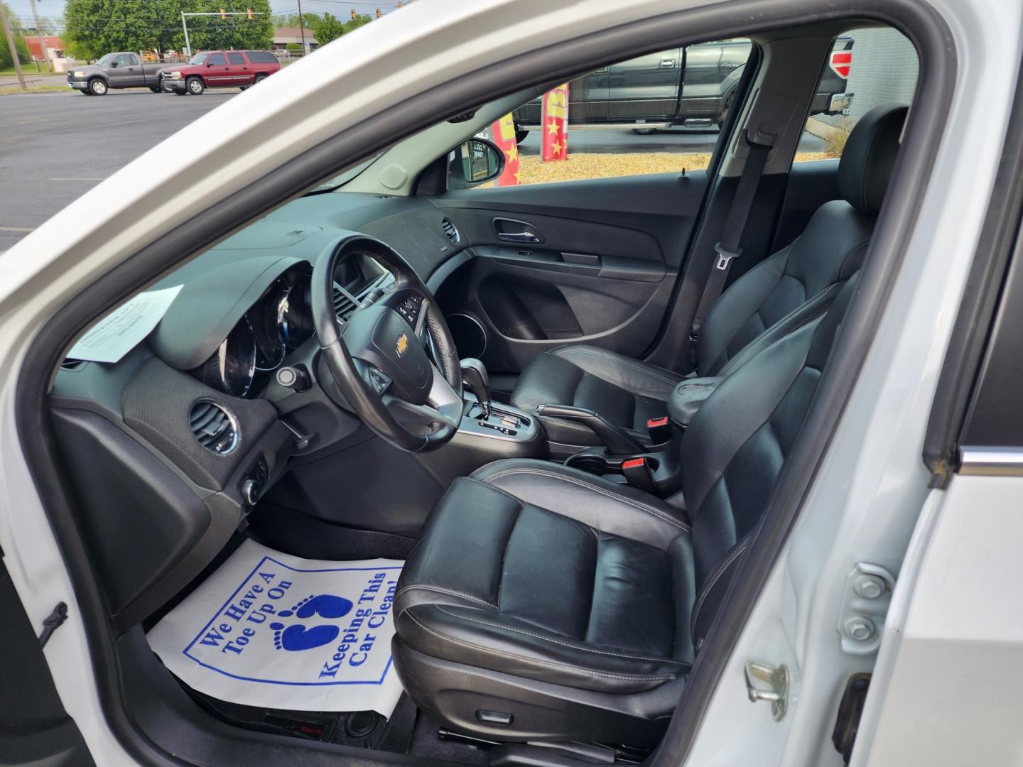 2012 WHITE /Black Chevrolet Cruze LTZ (1G1PH5SC1C7) with an 1.4L L4 DOHC 16V TURBO engine, 6-Speed Automatic transmission, located at 1221 Madison St., Shelbyville, TN, 37160, (931) 680-9439, 0.000000, 0.000000 - Photo#4