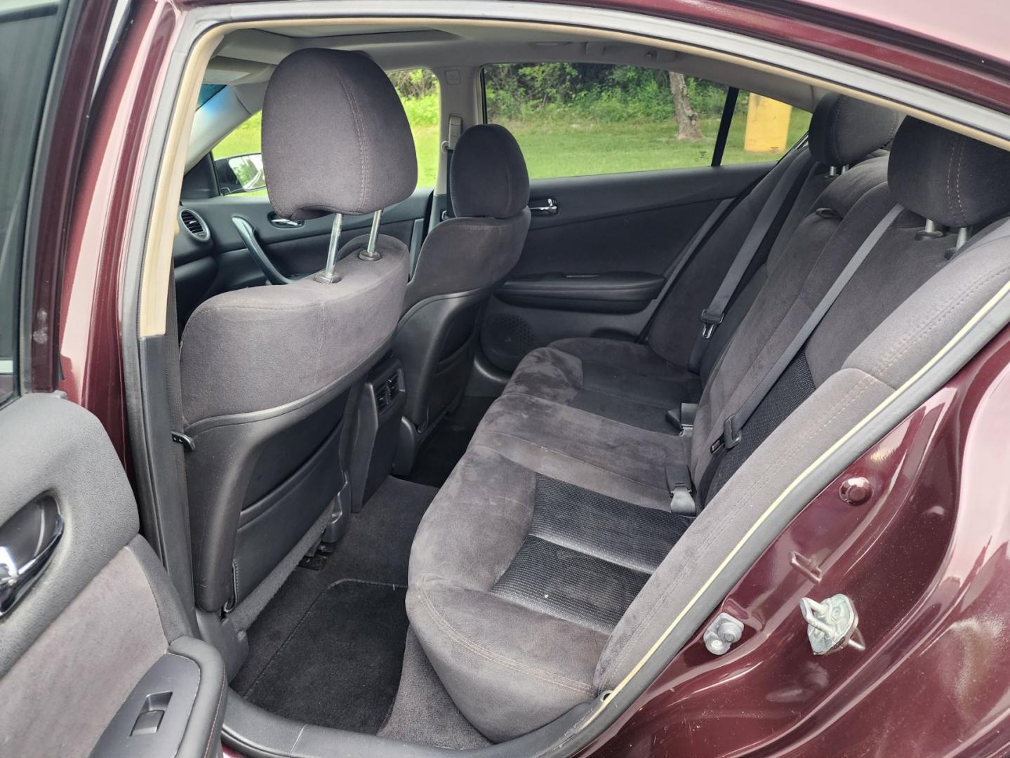 2014 Maroon /Black Nissan Maxima SV (1N4AA5AP8EC) with an 3.5L V6 DOHC 24V engine, Continuously Variable Transmission transmission, located at 1221 Madison St., Shelbyville, TN, 37160, (931) 680-9439, 0.000000, 0.000000 - Photo#3