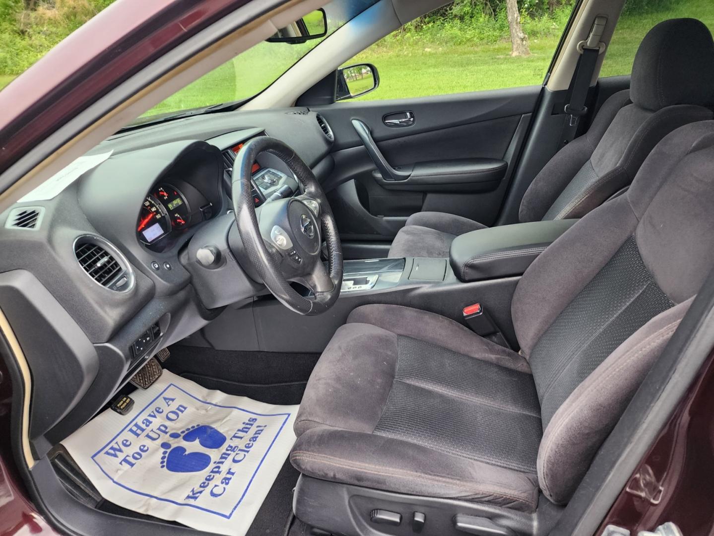 2014 Maroon /Black Nissan Maxima SV (1N4AA5AP8EC) with an 3.5L V6 DOHC 24V engine, Continuously Variable Transmission transmission, located at 1221 Madison St., Shelbyville, TN, 37160, (931) 680-9439, 0.000000, 0.000000 - Photo#4