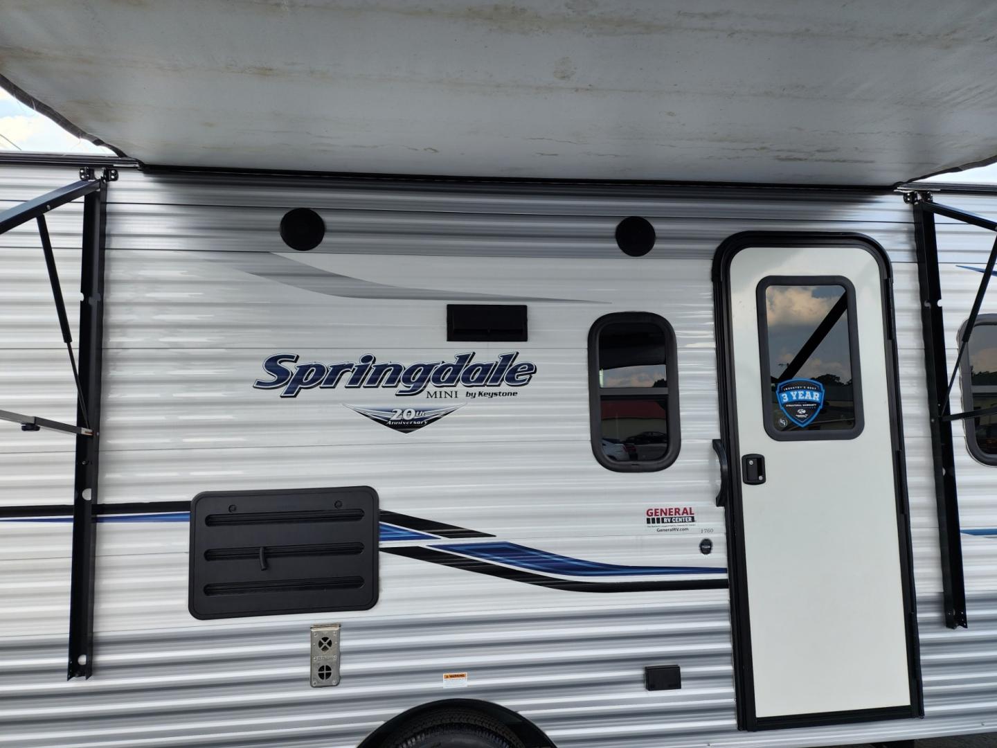 2019 WHITE Keystone Springdale Mini - (4YDT17611KW) , located at 1221 Madison St., Shelbyville, TN, 37160, (931) 680-9439, 0.000000, 0.000000 - Photo#5