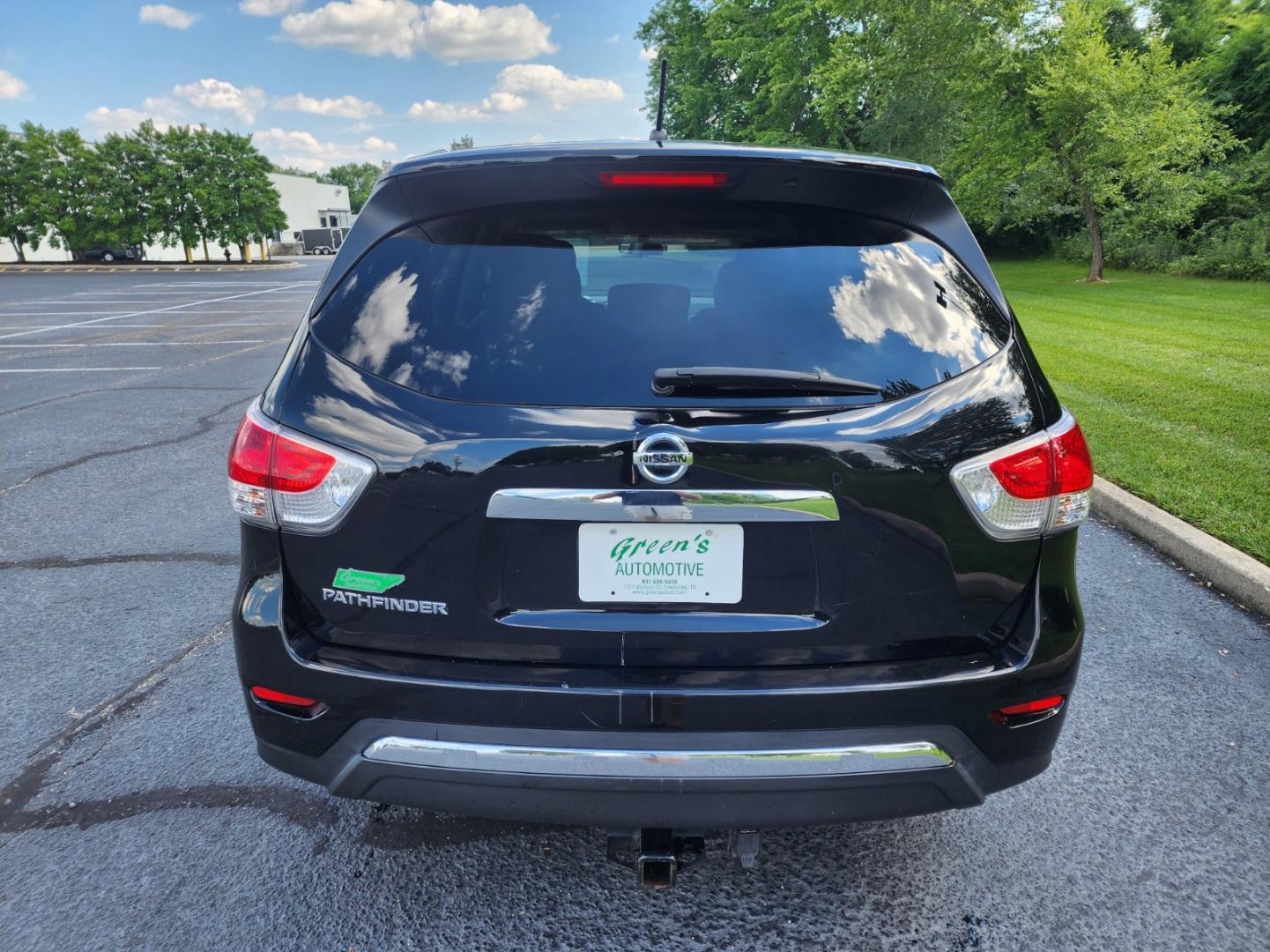 2013 BLACK NISSAN PATHFINDER S (5N1AR2MN4DC) with an 3.5L engine, Continuously Variable transmission, located at 1221 Madison St., Shelbyville, TN, 37160, (931) 680-9439, 0.000000, 0.000000 - Photo#2