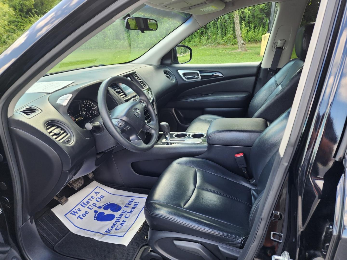 2013 BLACK NISSAN PATHFINDER S (5N1AR2MN4DC) with an 3.5L engine, Continuously Variable transmission, located at 1221 Madison St., Shelbyville, TN, 37160, (931) 680-9439, 0.000000, 0.000000 - Photo#6