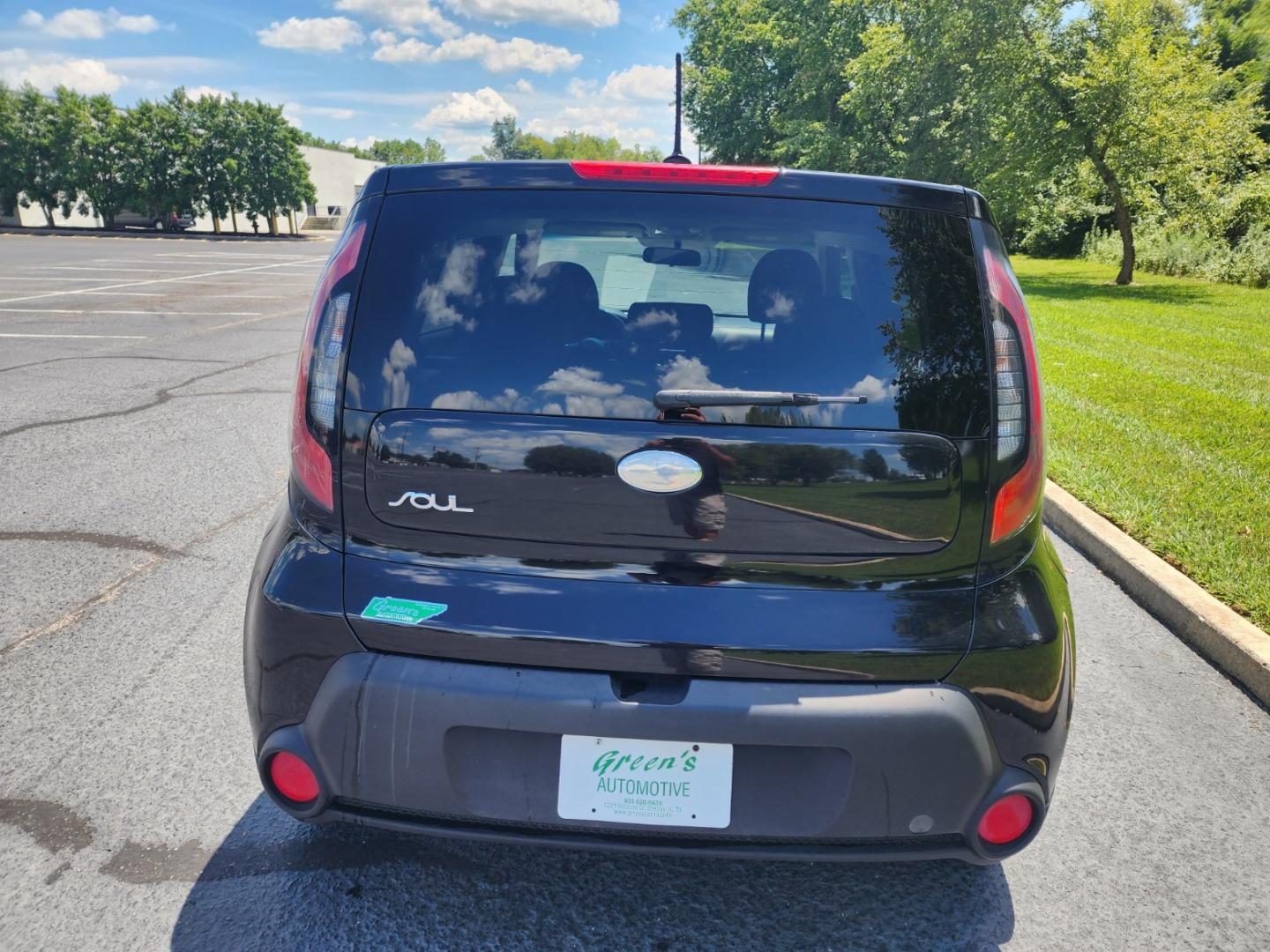 2014 BLACK /Black Kia Soul + + (KNDJP3A55E7) with an 2.0 4CYL. engine, Automatic transmission, located at 1221 Madison St., Shelbyville, TN, 37160, (931) 680-9439, 0.000000, 0.000000 - Photo#2