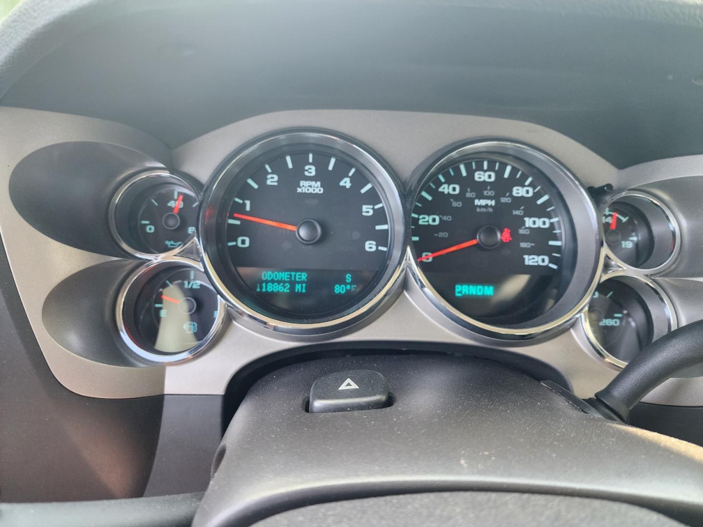 2013 BLACK /Black Chevrolet Silverado 1500 LT Ext. Cab Long Box 4WD (1GCRKSE79DZ) with an 5.3L V8 OHV 16V FFV engine, 6-Speed Automatic transmission, located at 1221 Madison St., Shelbyville, TN, 37160, (931) 680-9439, 0.000000, 0.000000 - Photo#8