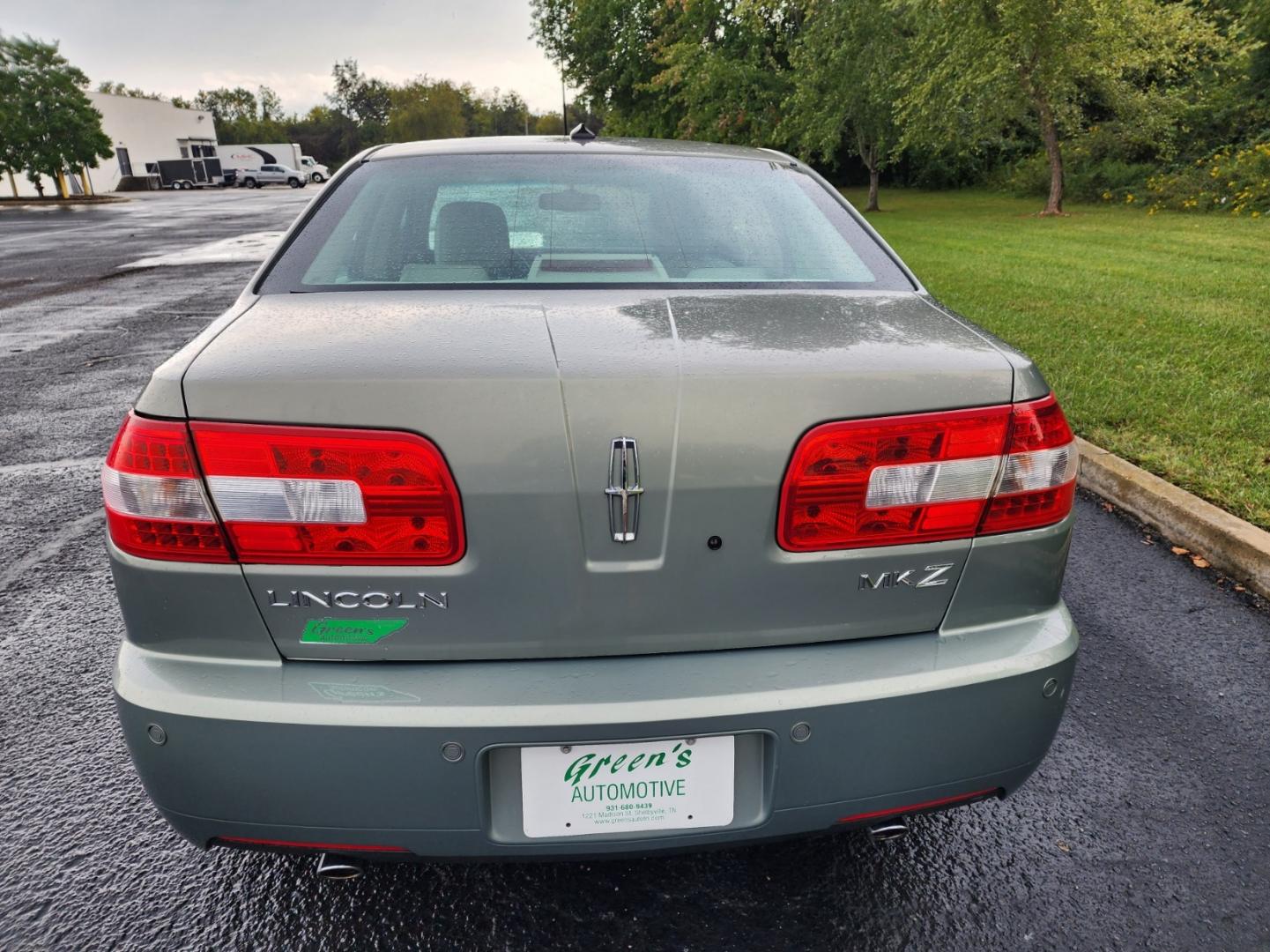 2009 Green /BEIGE Lincoln MKZ FWD (3LNHM26T89R) with an 3.5L V6 DOHC 24V engine, 6-Speed Automatic transmission, located at 1221 Madison St., Shelbyville, TN, 37160, (931) 680-9439, 0.000000, 0.000000 - Photo#2