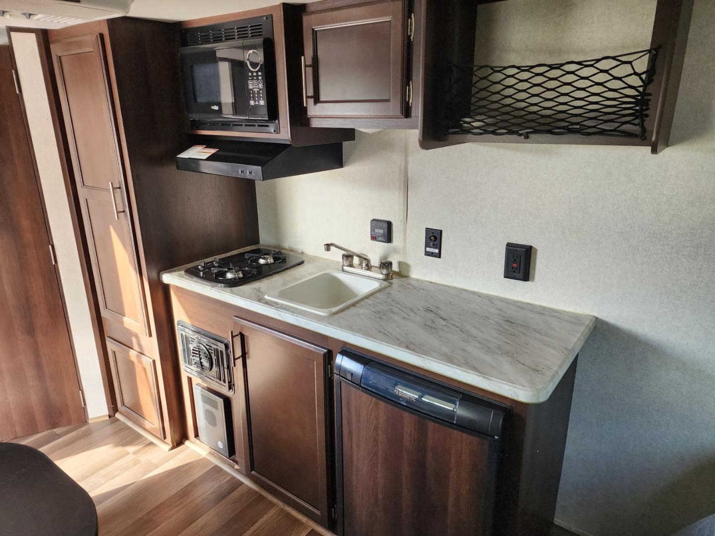 2019 WHITE JAYCO Jay Flight - (1UJBJ0AJ7K1) , located at 1221 Madison St., Shelbyville, TN, 37160, (931) 680-9439, 0.000000, 0.000000 - Photo#11