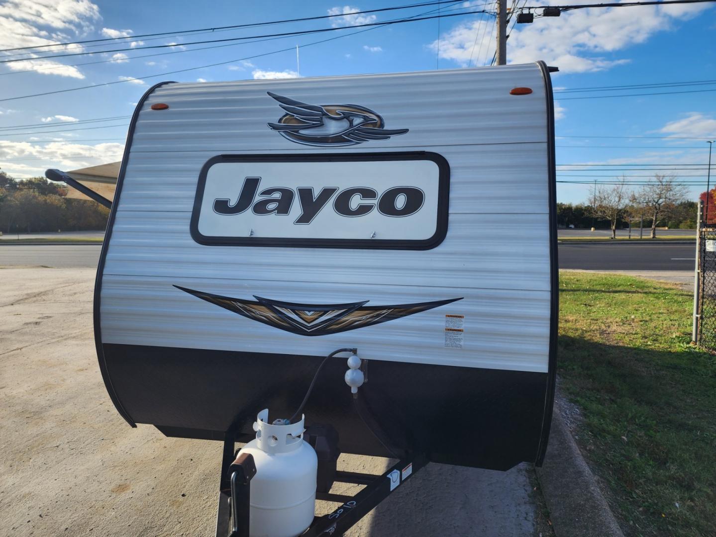 2019 WHITE JAYCO Jay Flight - (1UJBJ0AJ7K1) , located at 1221 Madison St., Shelbyville, TN, 37160, (931) 680-9439, 0.000000, 0.000000 - Photo#2