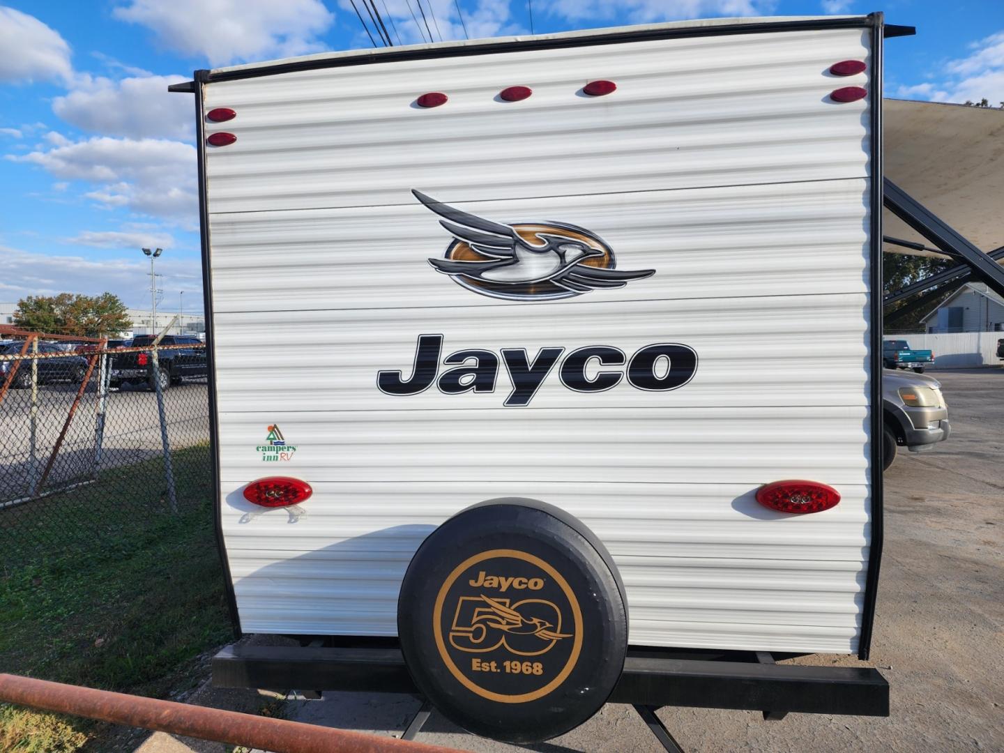 2019 WHITE JAYCO Jay Flight - (1UJBJ0AJ7K1) , located at 1221 Madison St., Shelbyville, TN, 37160, (931) 680-9439, 0.000000, 0.000000 - Photo#7