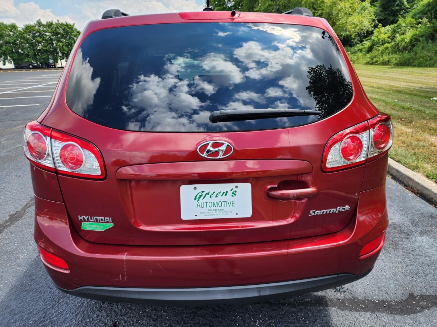 2010 RED /BEIGE Hyundai Santa Fe GLS 2.4 FWD (5NMSG3AB3AH) with an 2.4L L4 DOHC 16V engine, 6-Speed Automatic transmission, located at 1221 Madison St., Shelbyville, TN, 37160, (931) 680-9439, 0.000000, 0.000000 - Photo#2