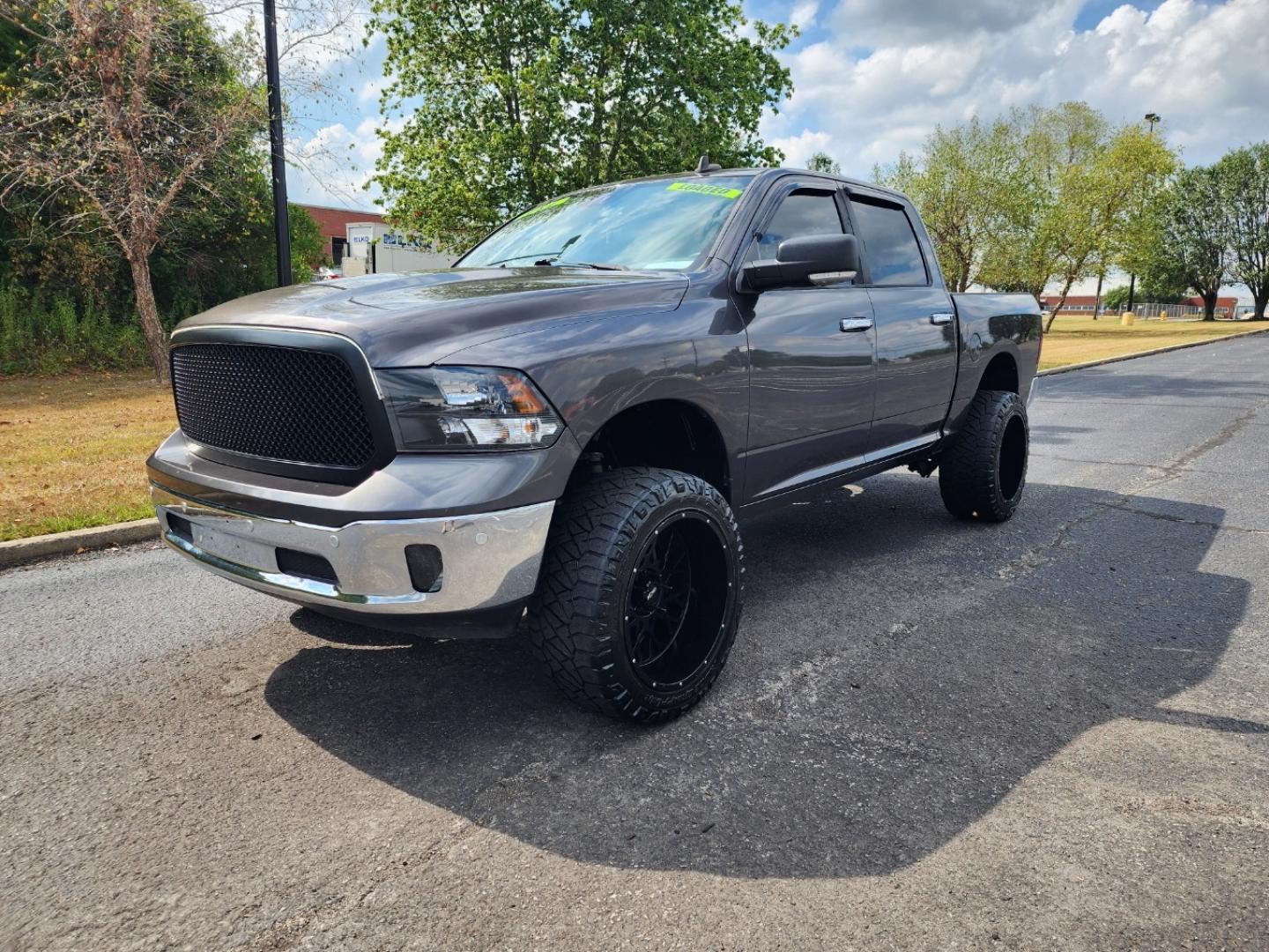 2016 Gray /Gray RAM 1500 SLT (3C6RR7LT4GG) with an 5.7 V-8 engine, Automatic transmission, located at 1221 Madison St., Shelbyville, TN, 37160, (931) 680-9439, 0.000000, 0.000000 - Photo#0