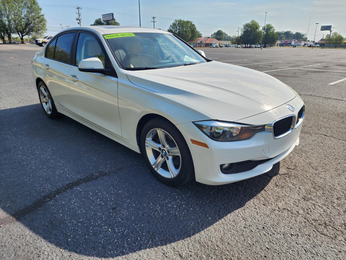 2014 /BEIGE BMW 3-Series 320i Sedan (WBA3B1C58EK) with an 2.0L L4 DOHC 16V engine, Automatic transmission, located at 1221 Madison St., Shelbyville, TN, 37160, (931) 680-9439, 0.000000, 0.000000 - Photo#1