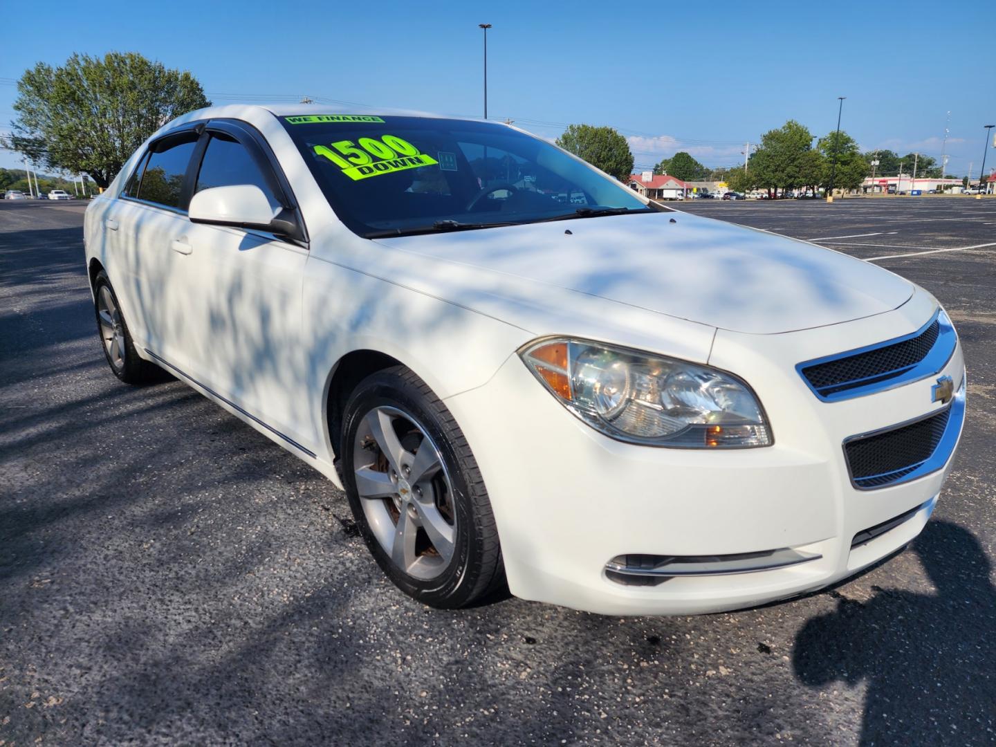 2011 /Gray Chevrolet Malibu 1LT (1G1ZC5E12BF) with an 2.4L L4 DOHC 16V engine, 4-Speed Automatic transmission, located at 1221 Madison St., Shelbyville, TN, 37160, (931) 680-9439, 0.000000, 0.000000 - Photo#1