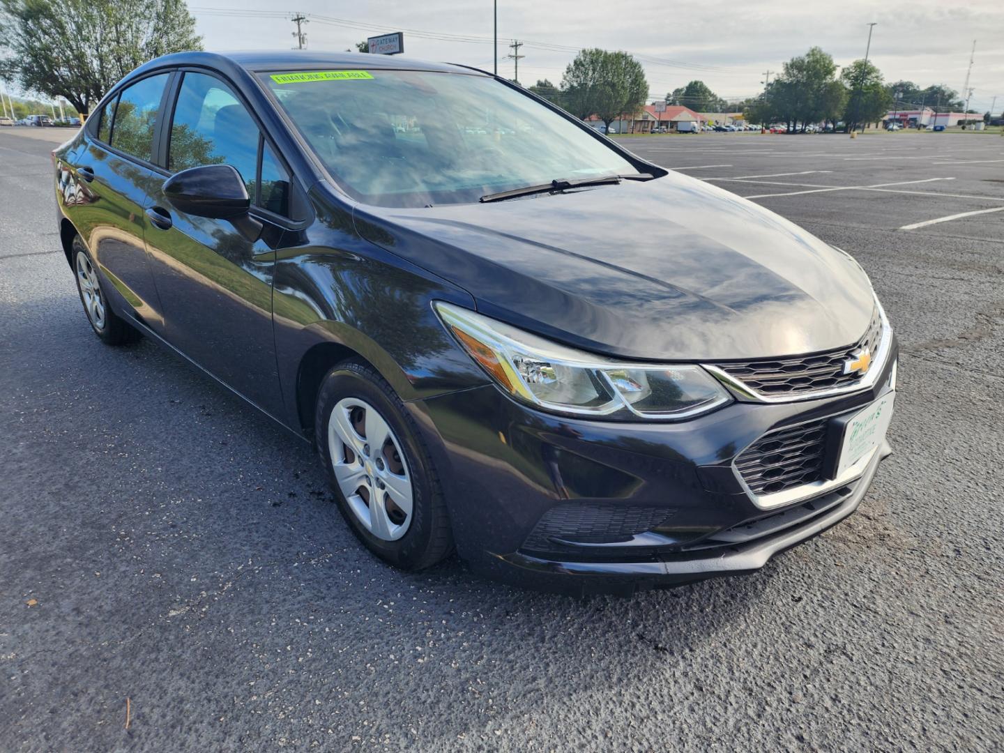 2018 BLACK /Black Chevrolet Cruze LS Auto (1G1BC5SM8J7) with an 1.4L L4 DOHC 16V TURBO engine, 6A transmission, located at 1221 Madison St., Shelbyville, TN, 37160, (931) 680-9439, 0.000000, 0.000000 - Photo#1