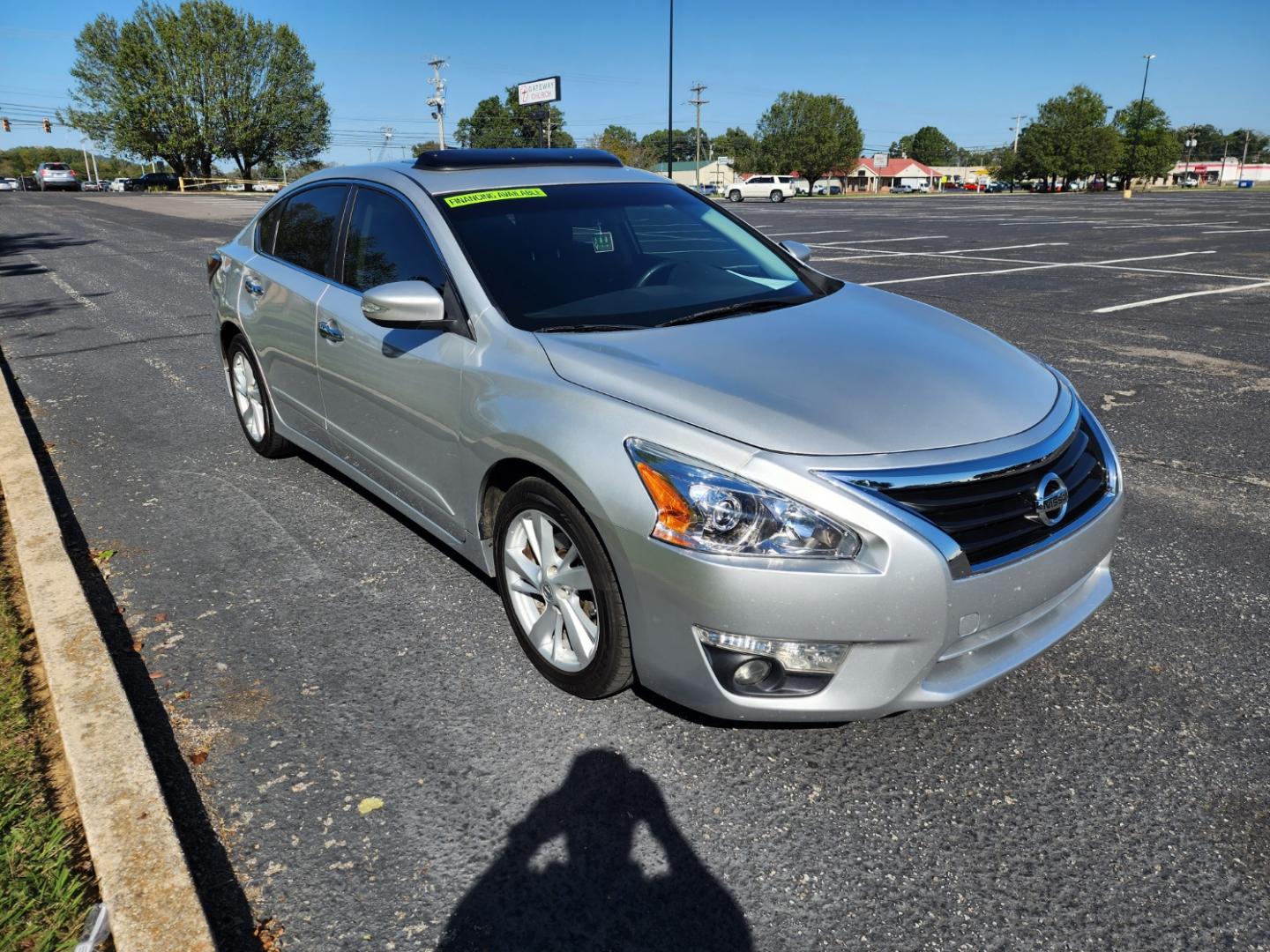 2014 Silver /Gray Nissan Altima 2.5 SV (1N4AL3AP8EC) with an 2.5L L4 DOHC 16V engine, Continuously Variable Transmission transmission, located at 1221 Madison St., Shelbyville, TN, 37160, (931) 680-9439, 0.000000, 0.000000 - Photo#1