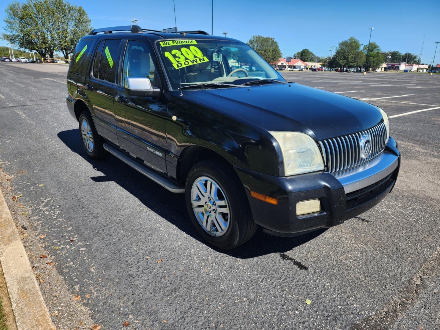 2010 BLACK /BEIGE Mercury Mountaineer Premier 4.0L 2WD (4M2EN3JE9AU) with an 4.0L V6 SOHC 12V engine, located at 1221 Madison St., Shelbyville, TN, 37160, (931) 680-9439, 0.000000, 0.000000 - Photo#1