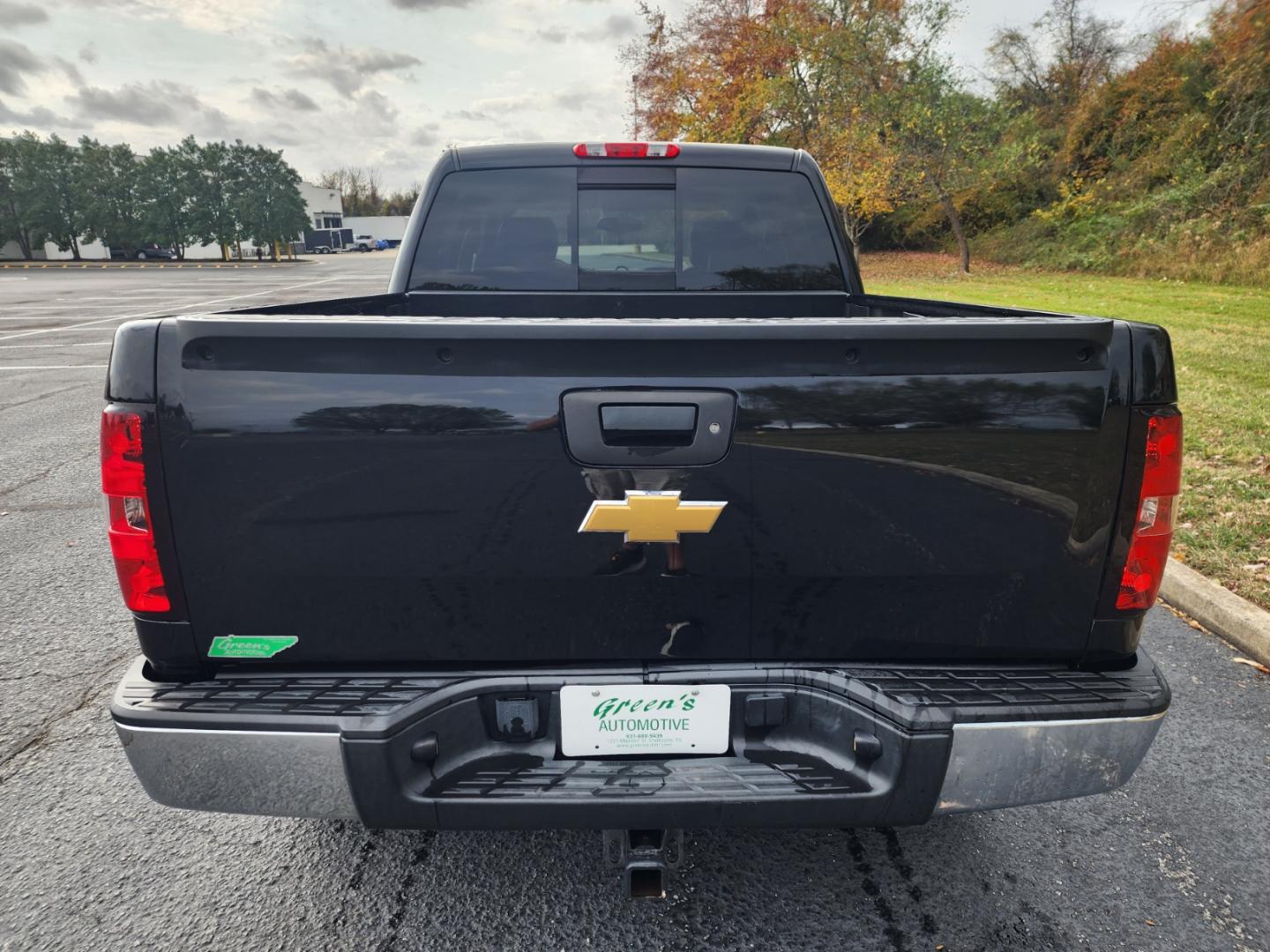 2013 BLACK /Black Chevrolet Silverado 1500 LT Crew Cab 2WD (3GCPCSE01DG) with an 5.3L V8 OHV 16V FFV engine, 6-Speed Automatic transmission, located at 1221 Madison St., Shelbyville, TN, 37160, (931) 680-9439, 0.000000, 0.000000 - Photo#2