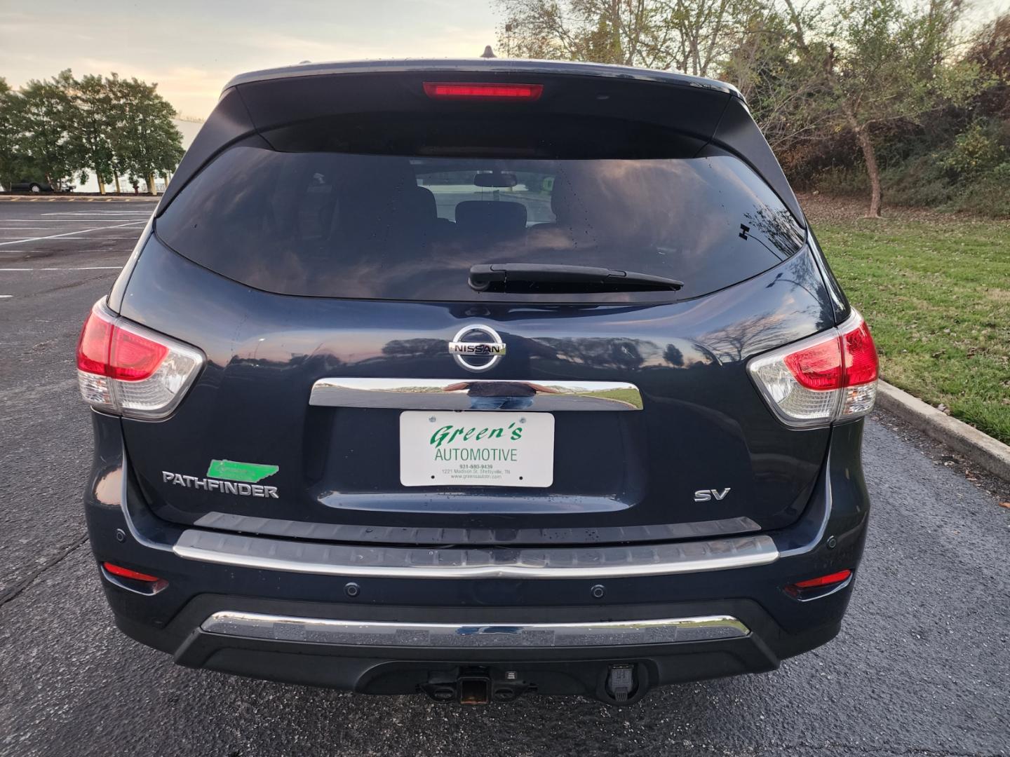 2016 Blue /Black Nissan Pathfinder SV 2WD (5N1AR2MN3GC) with an 3.5L V6 DOHC 24V engine, CVT transmission, located at 1221 Madison St., Shelbyville, TN, 37160, (931) 680-9439, 0.000000, 0.000000 - Photo#2