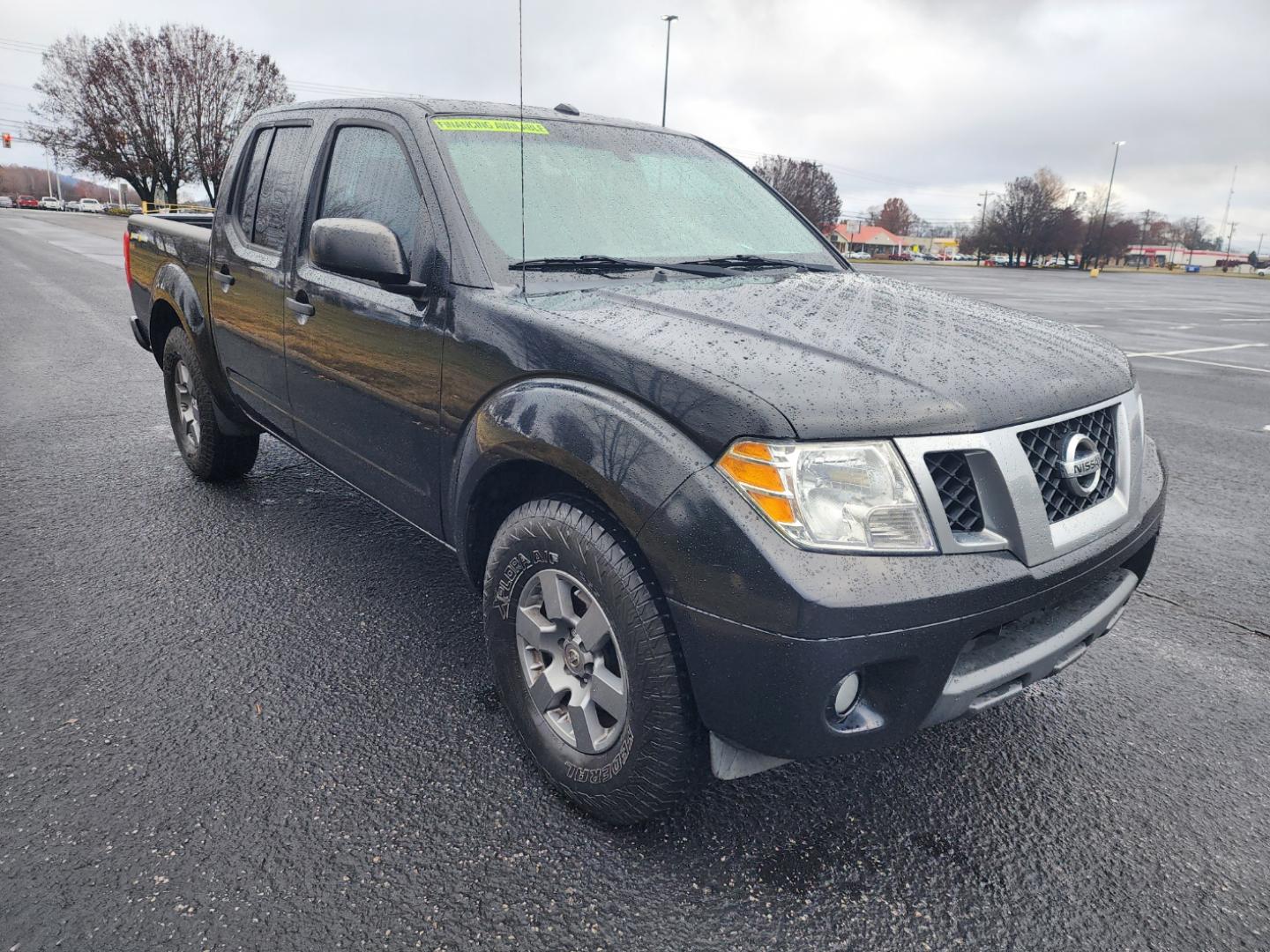 2013 BLACK /Black Nissan Frontier Desert Runner Crew Cab 2WD (1N6AD0ERXDN) with an 4.0L V6 DOHC 24V engine, 6-Speed Manual transmission, located at 1221 Madison St., Shelbyville, TN, 37160, (931) 680-9439, 0.000000, 0.000000 - Photo#1