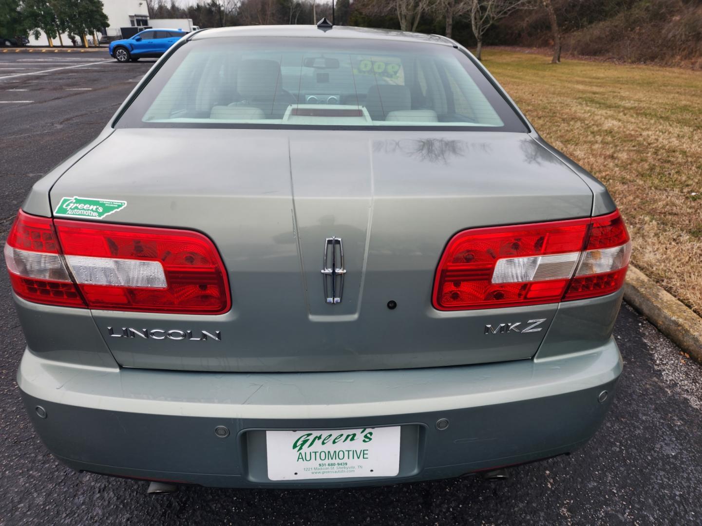 2008 Green /Gray Lincoln MKZ FWD (3LNHM26T88R) with an 3.5L V6 DOHC 24V engine, 6-Speed Automatic Overdrive transmission, located at 1221 Madison St., Shelbyville, TN, 37160, (931) 680-9439, 0.000000, 0.000000 - Photo#2